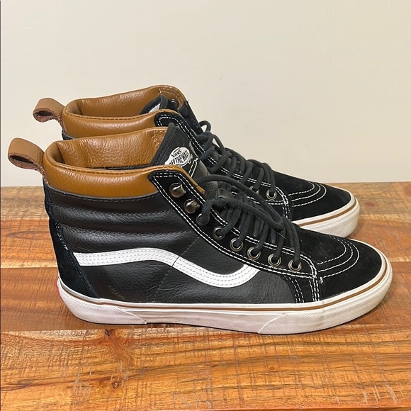 Vans SK8 Black and Brown High-Top Trainers with Classic Design, Mens 9 - Picture 1 of 7